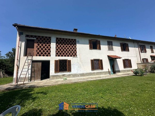 casa indipendente in vendita ad Incisa Scapaccino