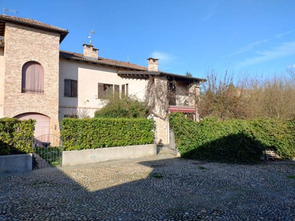casa indipendente in vendita ad Incisa Scapaccino