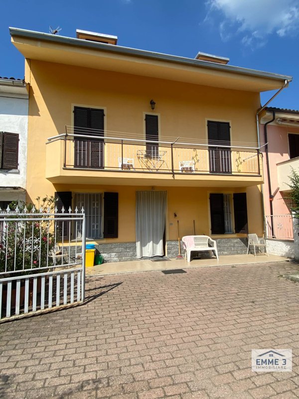 casa indipendente in vendita ad Incisa Scapaccino