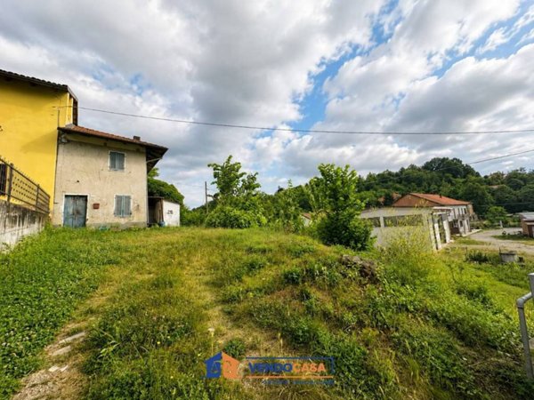 casa indipendente in vendita ad Incisa Scapaccino