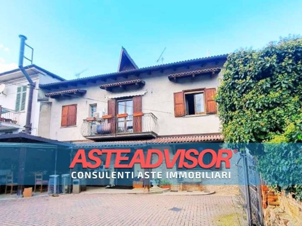 casa indipendente in vendita ad Incisa Scapaccino in zona Poggio