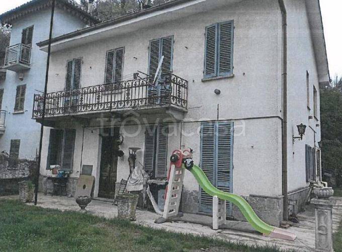 casa indipendente in vendita ad Incisa Scapaccino