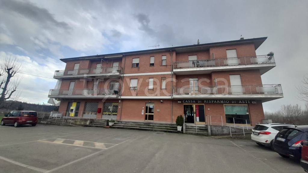 appartamento in vendita ad Incisa Scapaccino in zona Poggio
