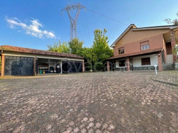 casa indipendente in vendita ad Incisa Scapaccino