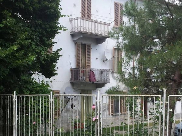 casa indipendente in vendita ad Incisa Scapaccino in zona Poggio