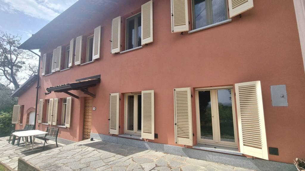 casa indipendente in vendita ad Incisa Scapaccino