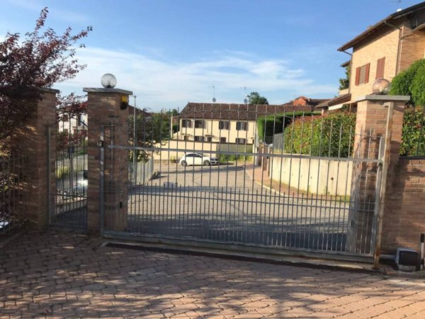 casa indipendente in vendita ad Isola d'Asti in zona Villa