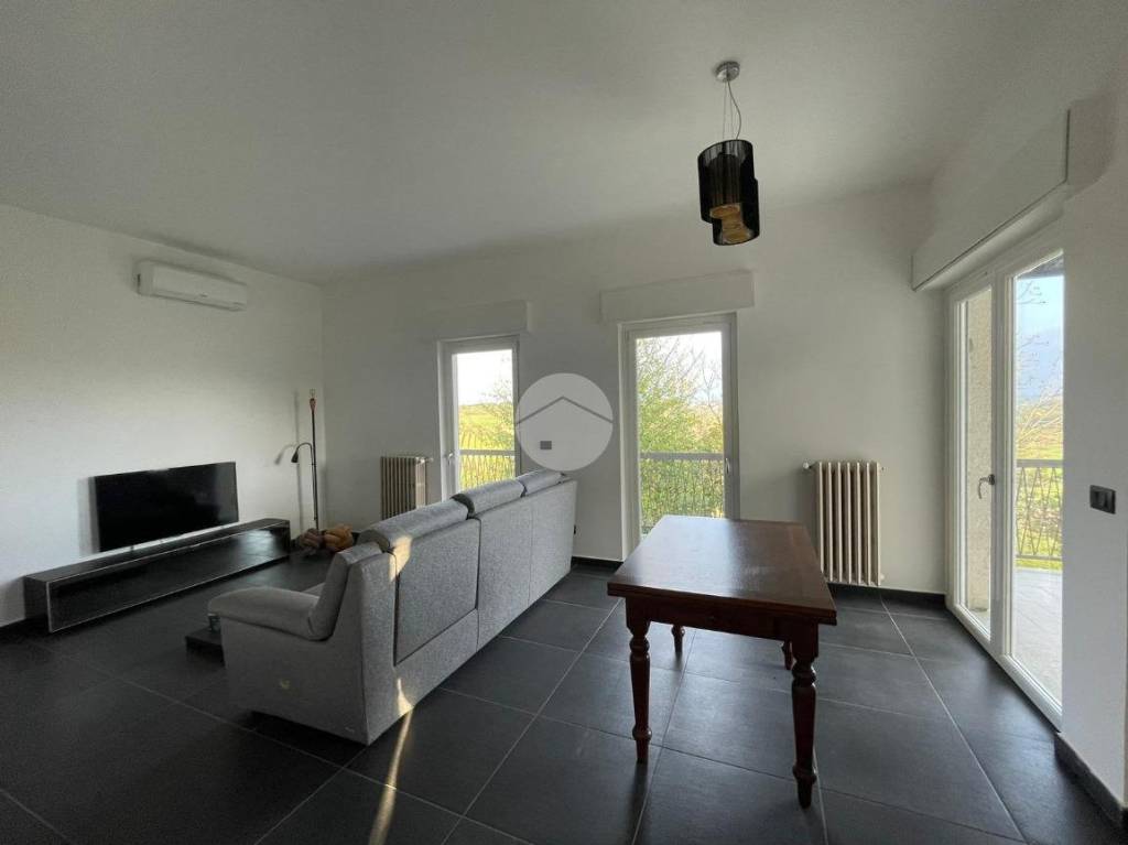 casa indipendente in vendita ad Isola d'Asti in zona Villa