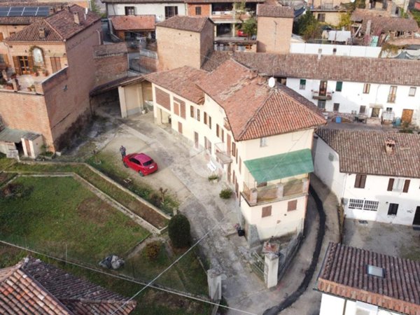 casa indipendente in vendita ad Isola d'Asti in zona Piano