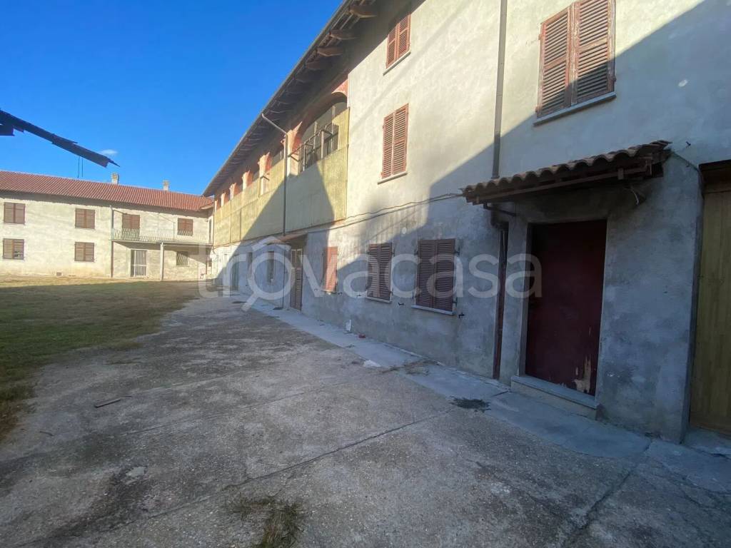 casa indipendente in vendita ad Isola d'Asti in zona Repergo