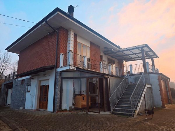 casa indipendente in vendita ad Isola d'Asti in zona Piano