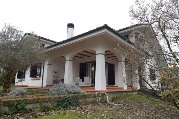casa indipendente in vendita ad Isola d'Asti in zona Villa
