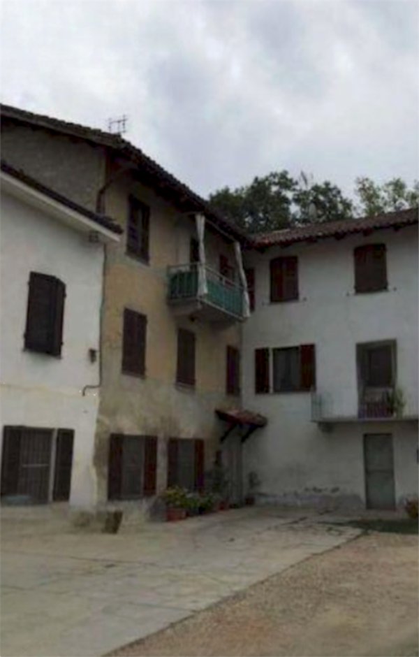 casa indipendente in vendita ad Isola d'Asti in zona Piano