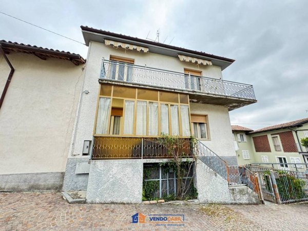 casa indipendente in vendita ad Isola d'Asti in zona Piano