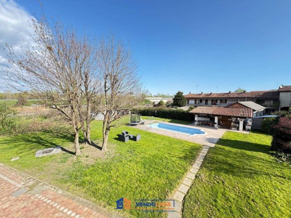 casa indipendente in vendita ad Isola d'Asti in zona Piano