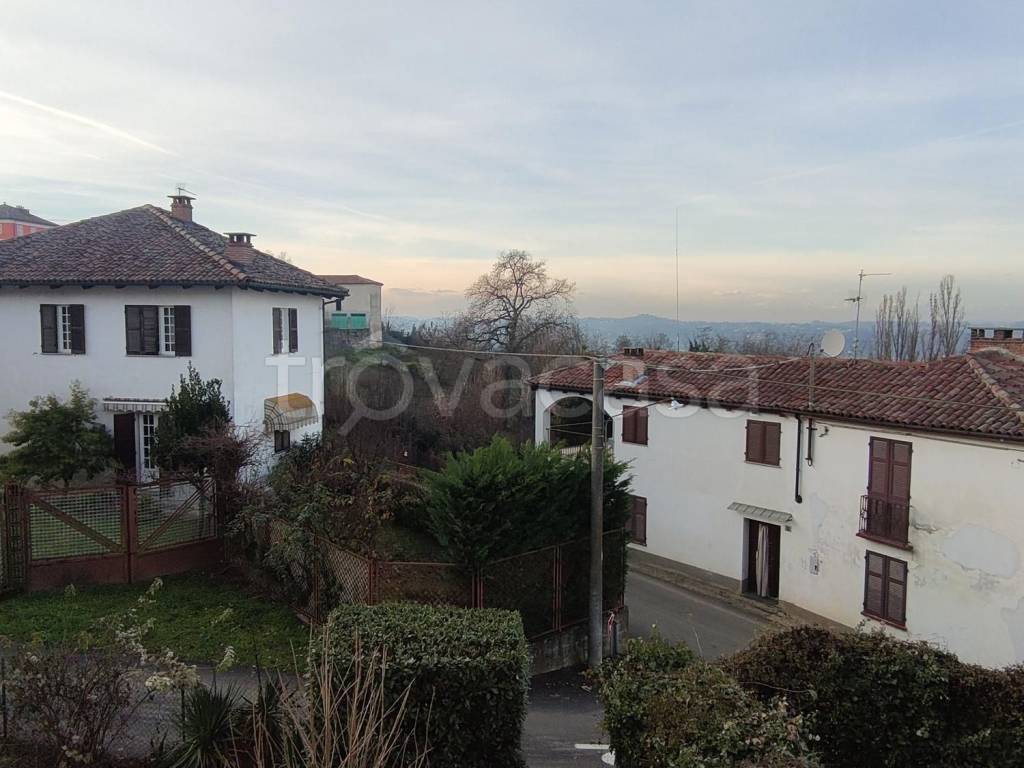 casa indipendente in vendita ad Isola d'Asti in zona Piano