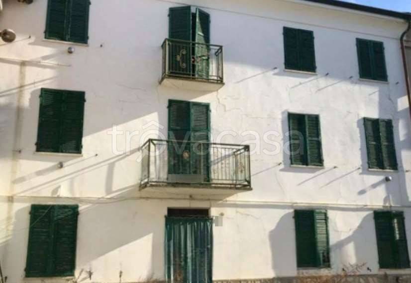 appartamento in vendita ad Isola d'Asti in zona Piano