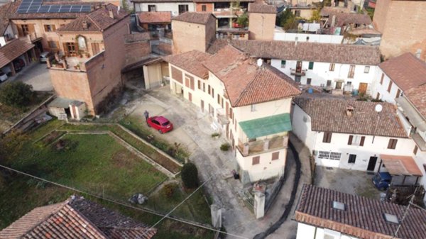 casa indipendente in vendita ad Isola d'Asti in zona Mongovone