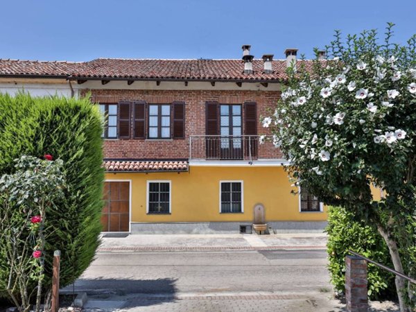 casa indipendente in vendita ad Isola d'Asti in zona Villa