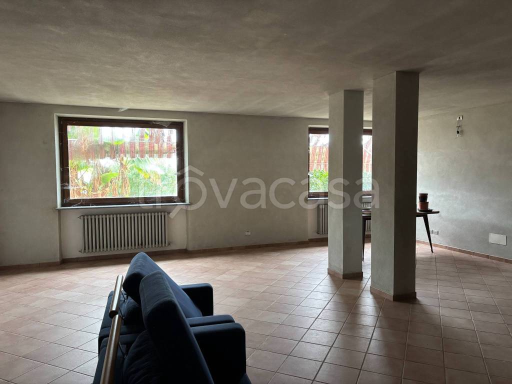casa indipendente in vendita ad Isola d'Asti in zona Piano