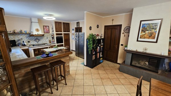 casa indipendente in vendita ad Isola d'Asti in zona Villa