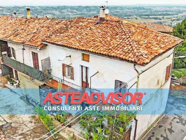 casa indipendente in vendita ad Isola d'Asti in zona Villa
