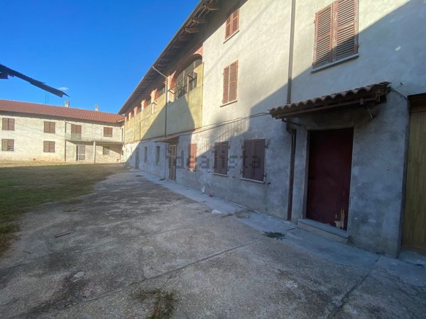 casale in vendita ad Isola d'Asti in zona Repergo