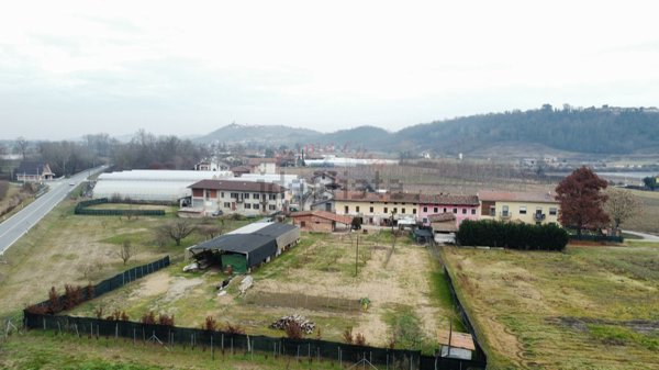 casale in vendita ad Isola d'Asti