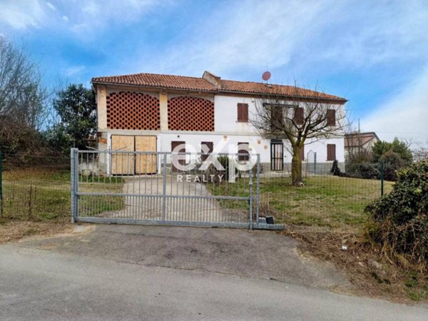 casa indipendente in vendita ad Isola d'Asti in zona Villa