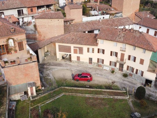 casa indipendente in vendita ad Isola d'Asti