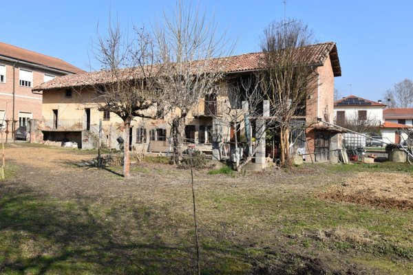 casale in vendita ad Isola d'Asti in zona Piano