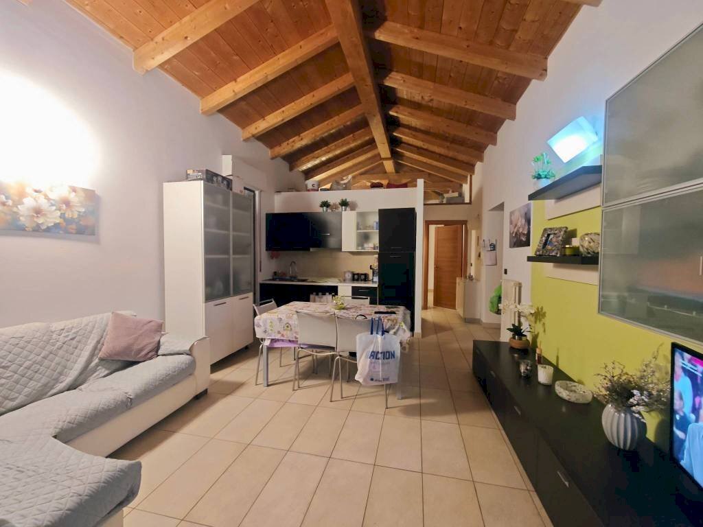 attico in vendita ad Isola d'Asti in zona Piano