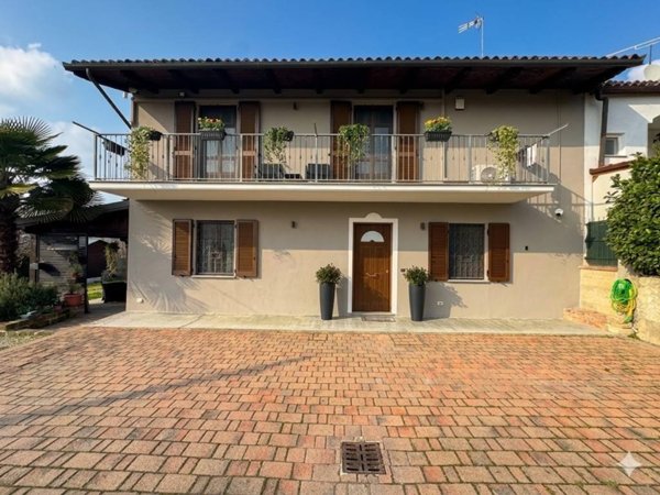 casa indipendente in vendita ad Isola d'Asti in zona Piano