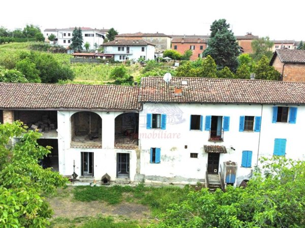 casa indipendente in vendita ad Isola d'Asti in zona Villa
