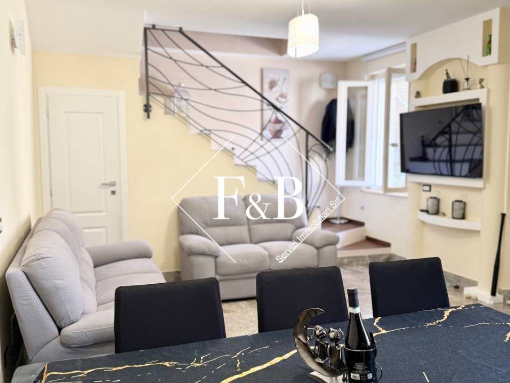 casa indipendente in vendita ad Isola d'Asti in zona Villa