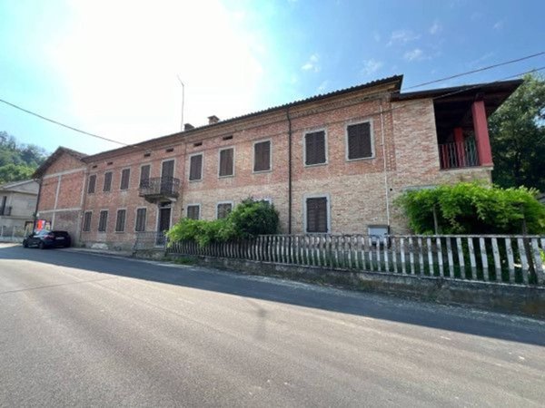 casale in vendita ad Isola d'Asti in zona Piano