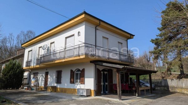 casa indipendente in vendita ad Isola d'Asti in zona Piano