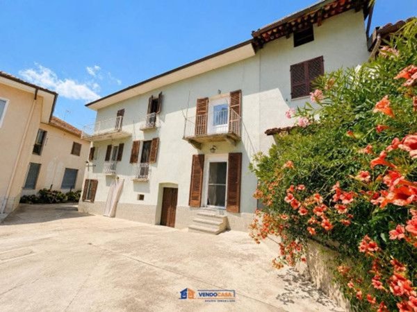 casa indipendente in vendita ad Isola d'Asti in zona Piano