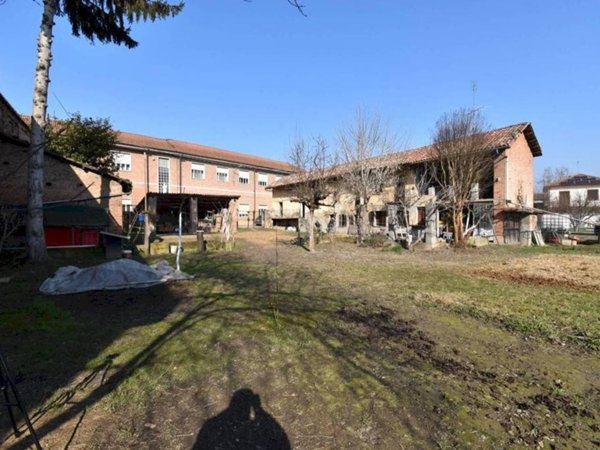 casale in vendita ad Isola d'Asti in zona Piano