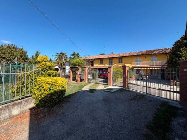casa indipendente in vendita ad Isola d'Asti in zona Piano