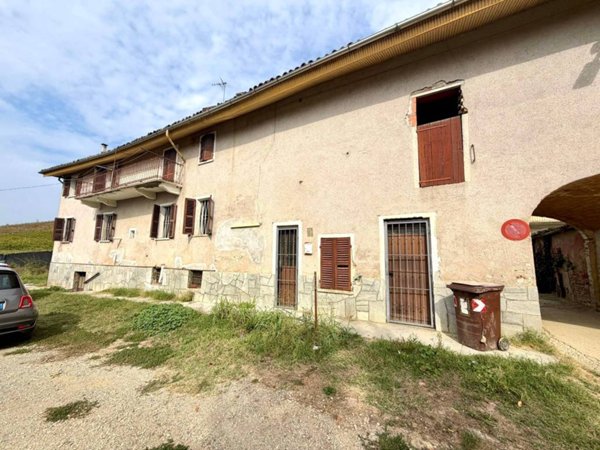 casa indipendente in vendita ad Isola d'Asti in zona Piano