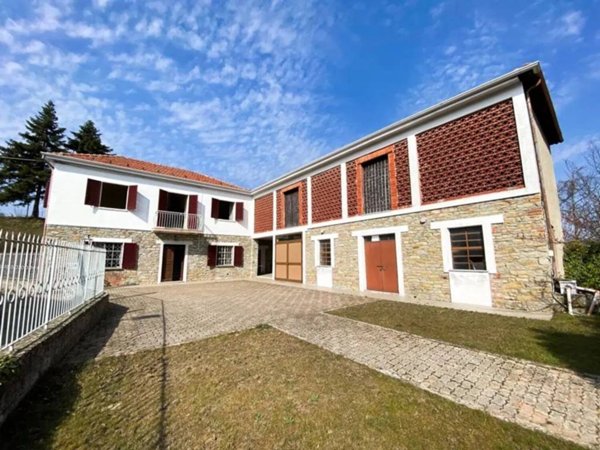 casa indipendente in vendita a Loazzolo