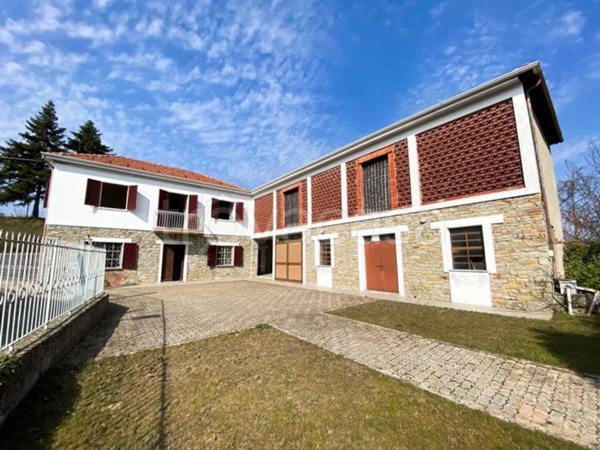 casa indipendente in vendita a Loazzolo