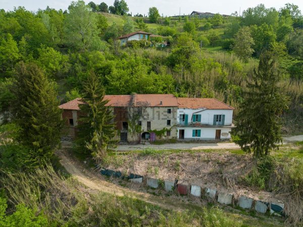 casale in vendita a Loazzolo