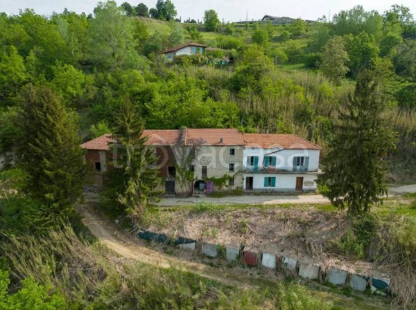 casa indipendente in vendita a Loazzolo