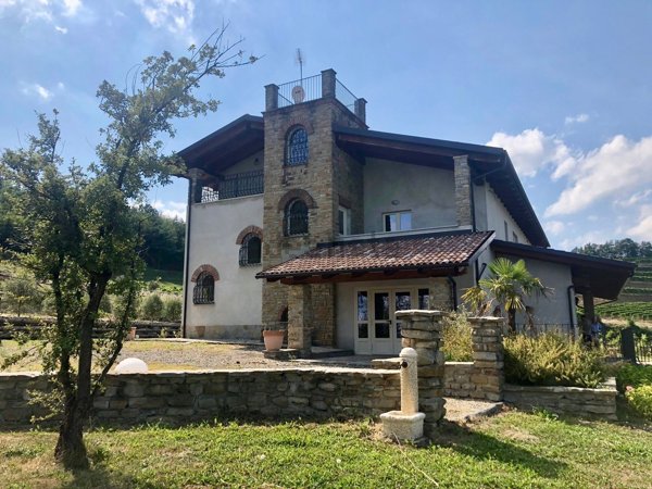 casale in vendita a Loazzolo