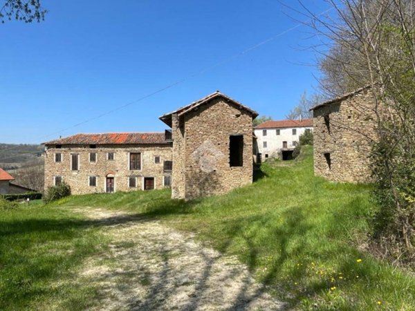 casale in vendita a Loazzolo