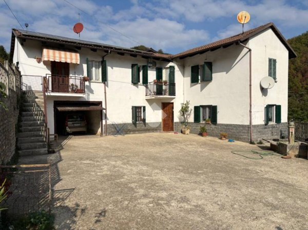 casa indipendente in vendita a Loazzolo