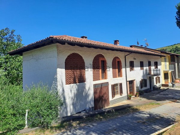 casa indipendente in vendita a Loazzolo