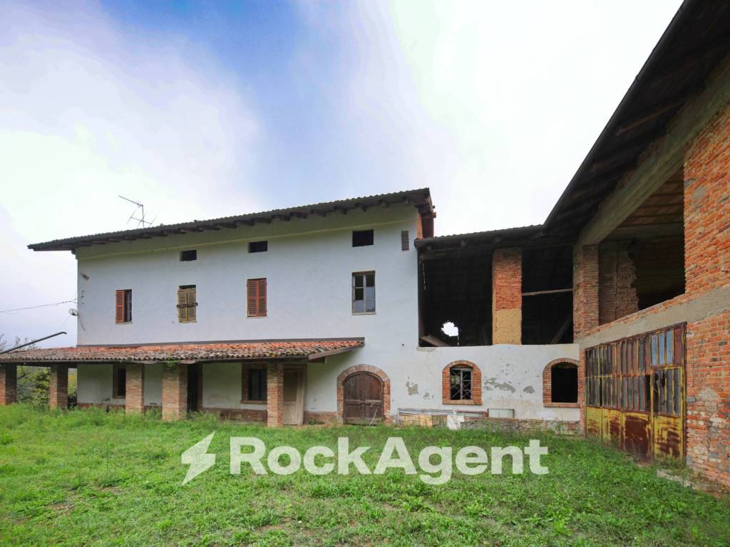 casa indipendente in vendita a Maranzana